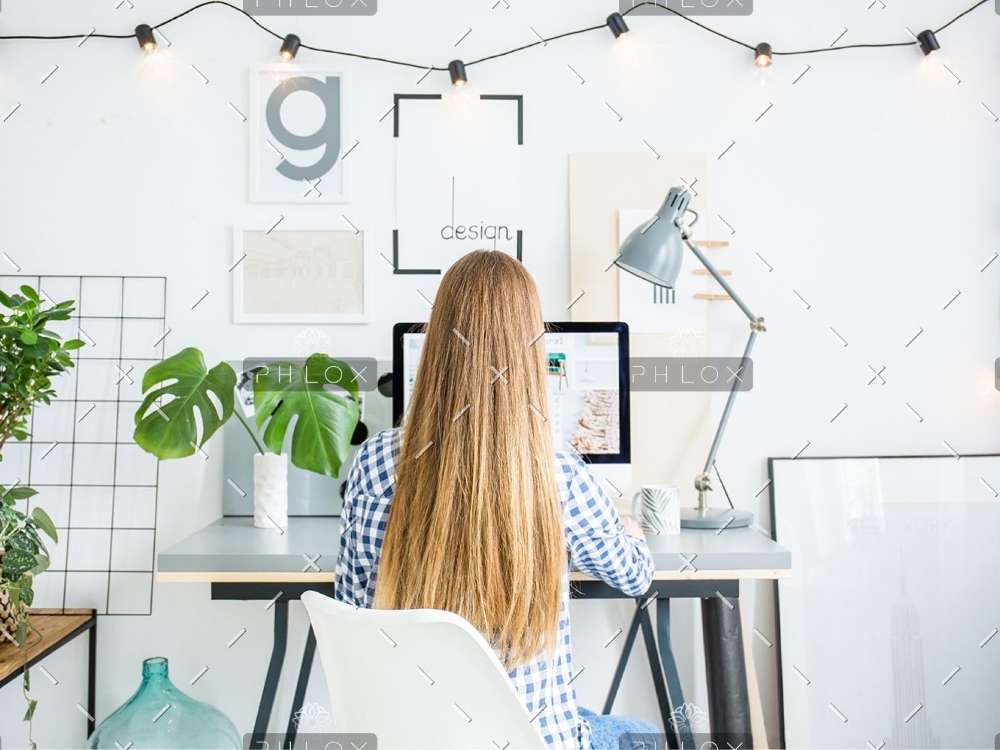 demo-attachment-168-person-with-long-curly-hair-PZ99QM21